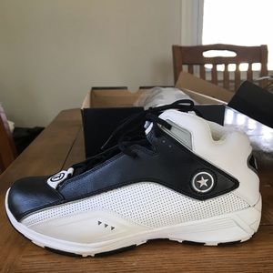 NWT Converse Wade 3 Mid Size 12